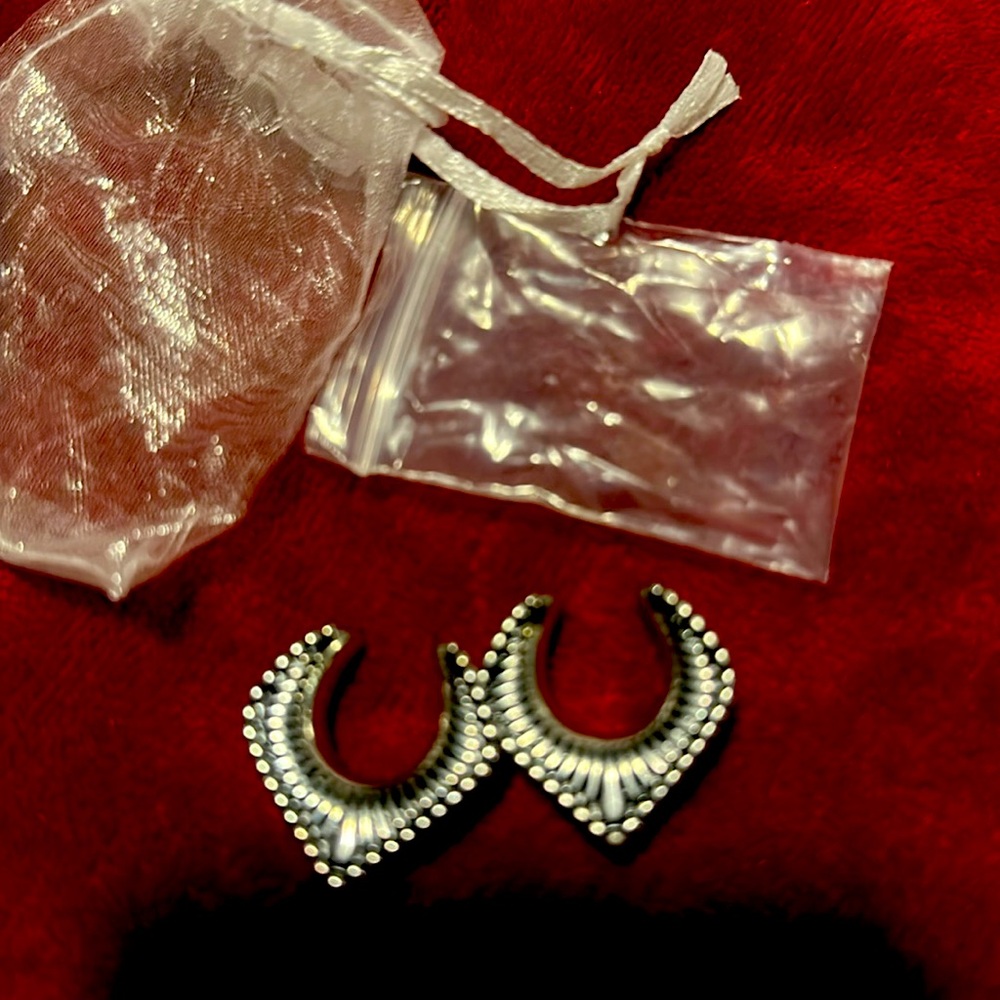 5/8 ear gauges
